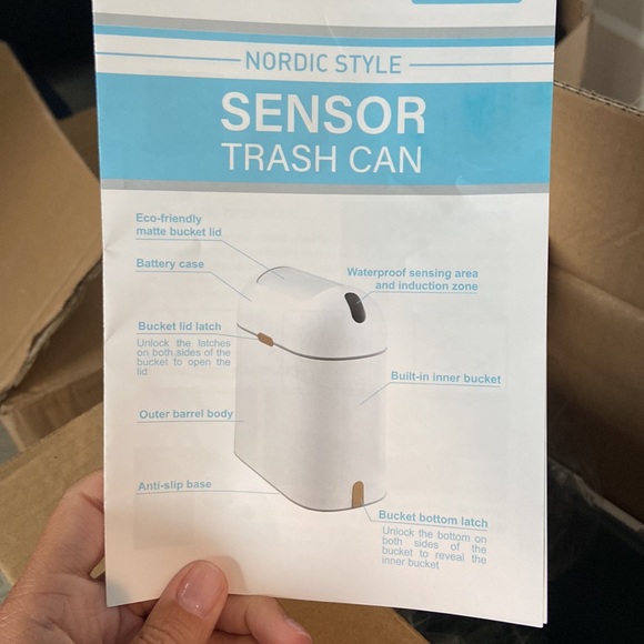 Elpheco sensor rash can. 2.5 gallon - Picture 3 of 3